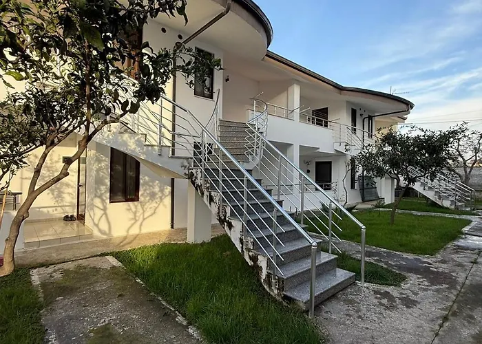 Orestiada 게스트하우스 *